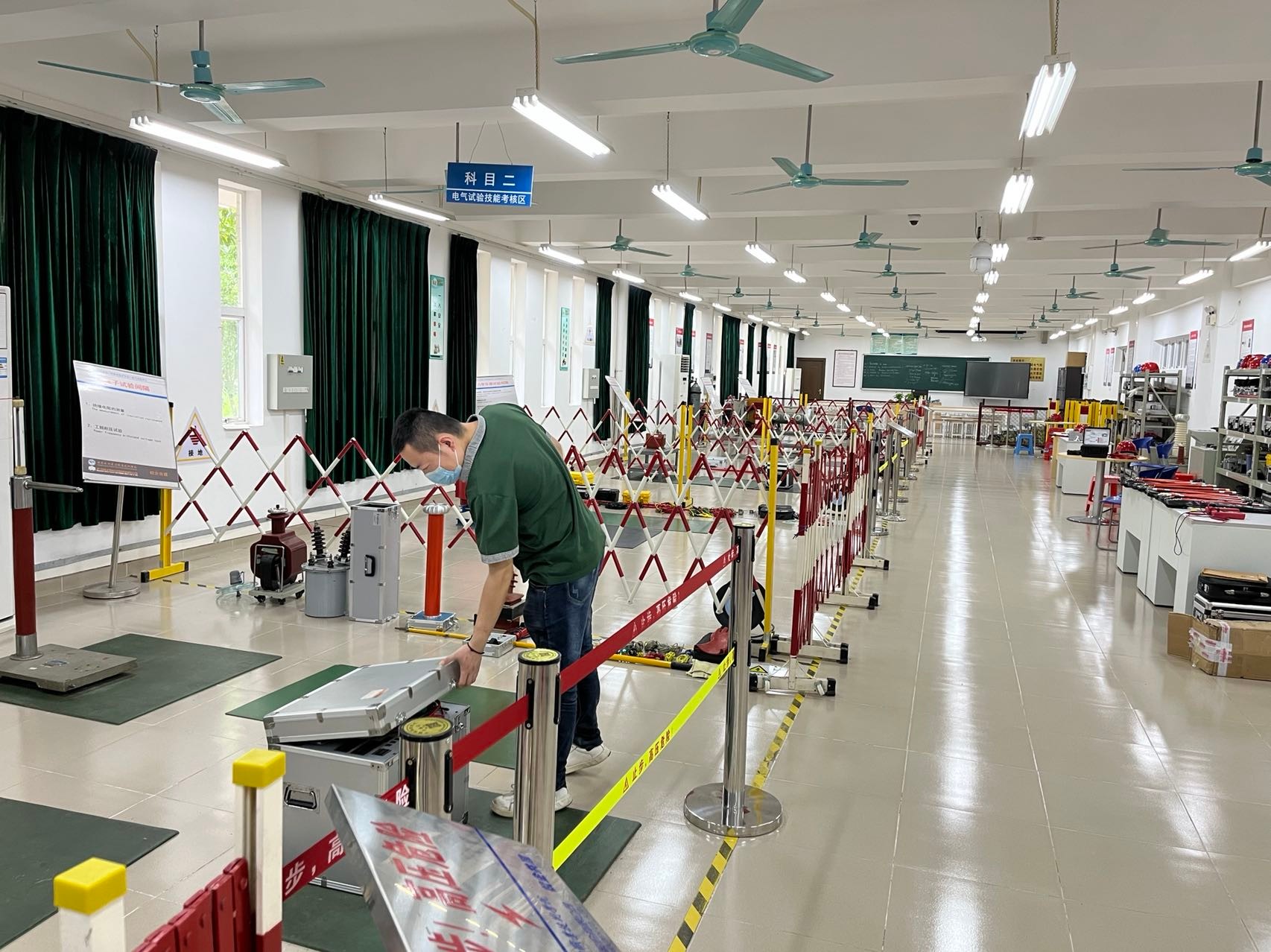 ?    ?廣東水利電力職業(yè)技術(shù)學(xué)院實(shí)訓(xùn)室設(shè)備、軟件及系統(tǒng)建設(shè)項(xiàng)目